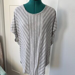 Laila Jayde Gray Striped Short Sleeve Top